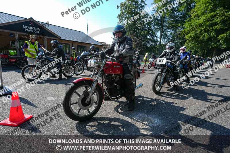 cadwell park;cadwell park photographs;cadwell trackday photographs;enduro digital images;event digital images;eventdigitalimages;peter wileman photography;racing digital images;trackday digital images;trackday photos